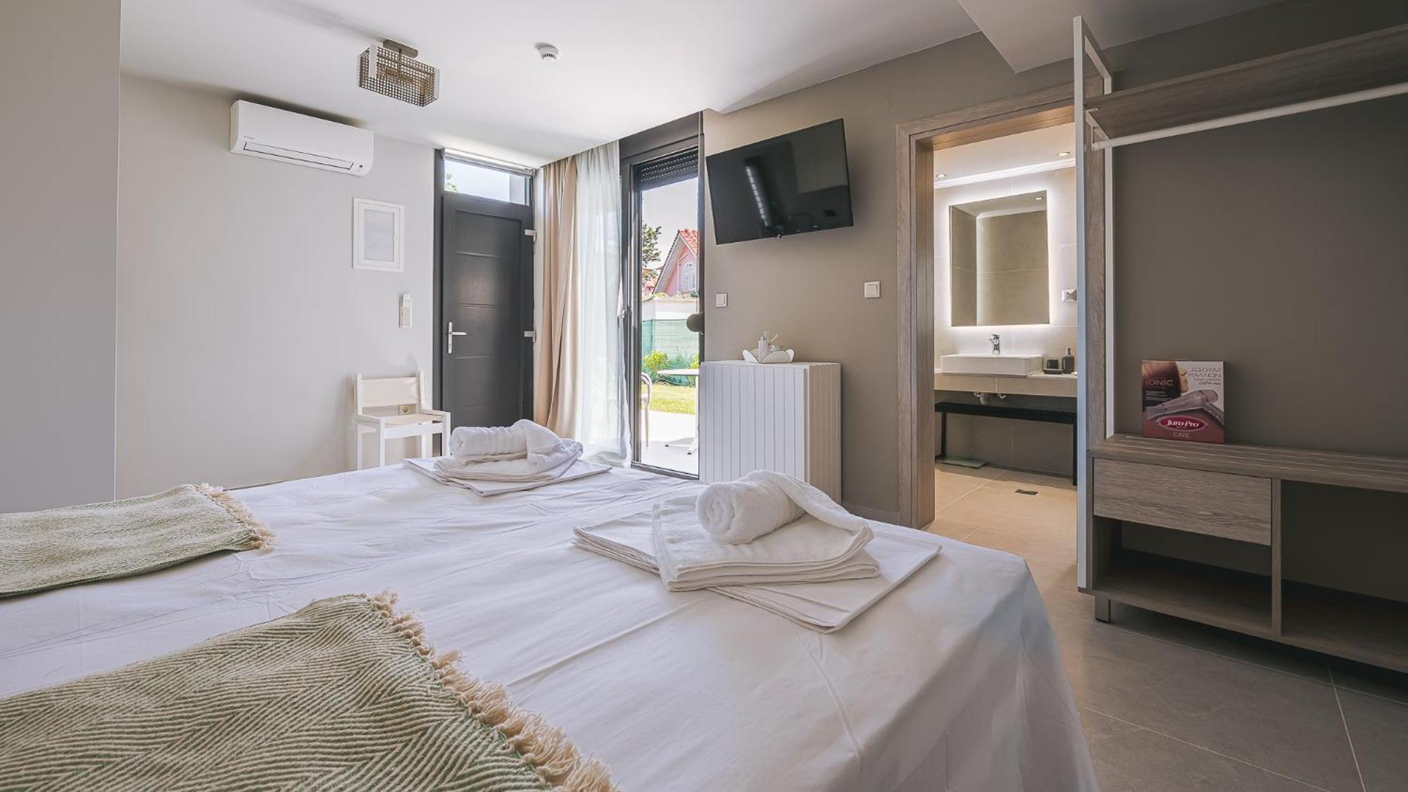 Electra Beachfront Suites, Nea Irakleia Exterior foto
